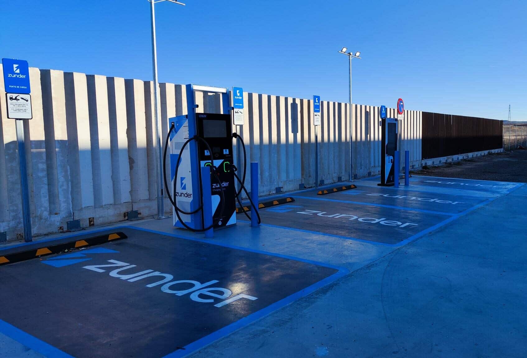 Estación de carga Ultra-rápida de Zunder en PradoSport, Aranda de Duero